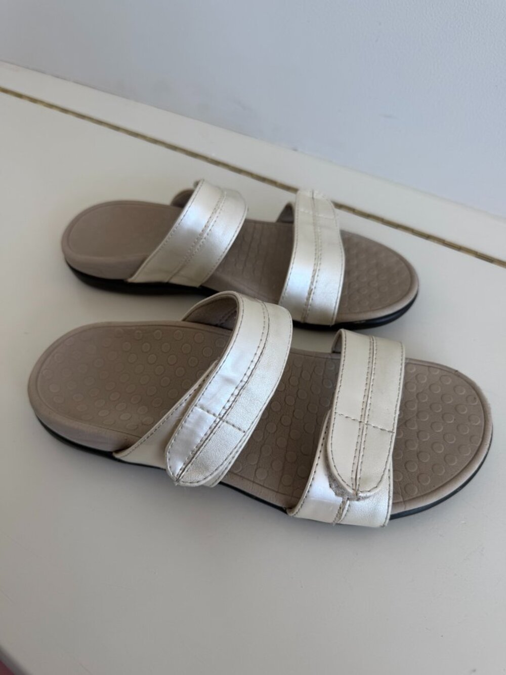 Vionic Pearl Metallic Adjustable Slide Sandals Size 6